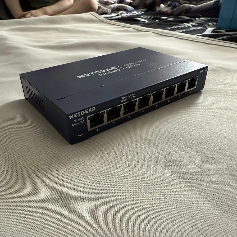 Netgear ProSafe GS108v4 8 Port Gigabit Desktop Ethernet Unmanaged Switch ProSafe